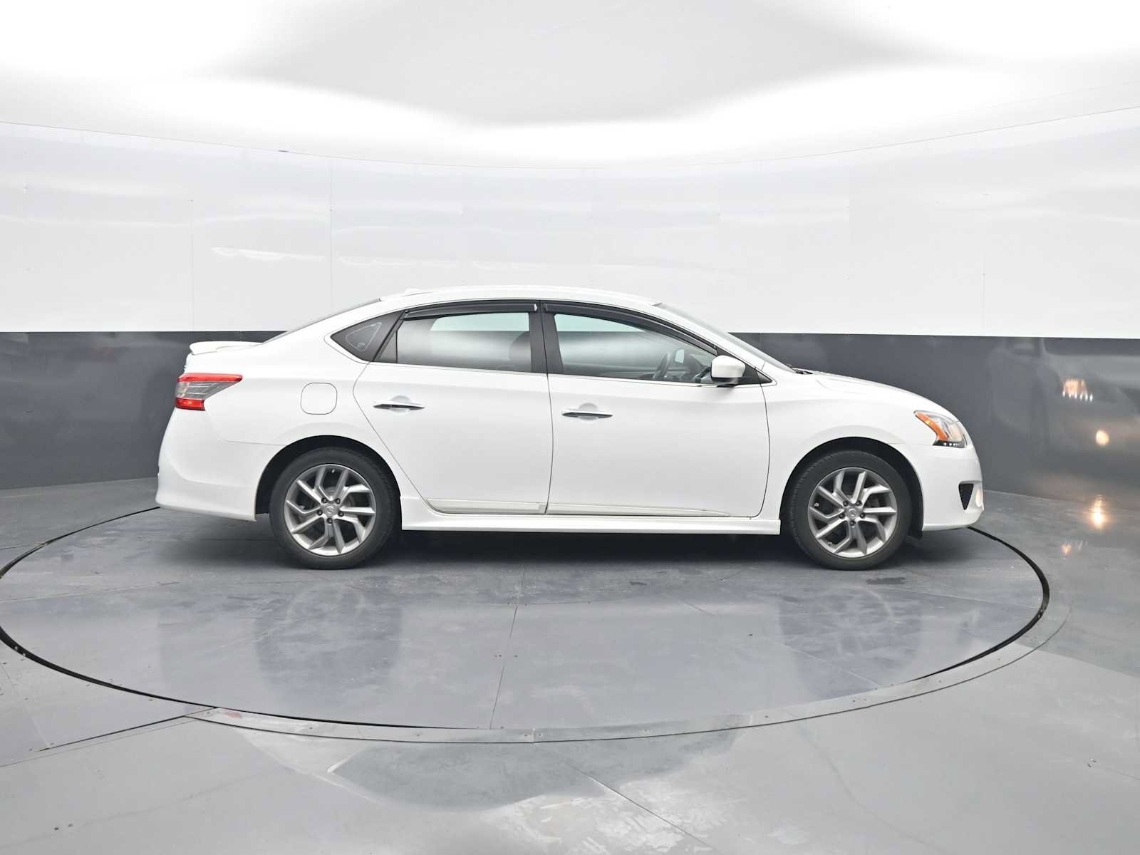 Used 2014 Nissan Sentra SR w/ SR Driver Package FWD image 9