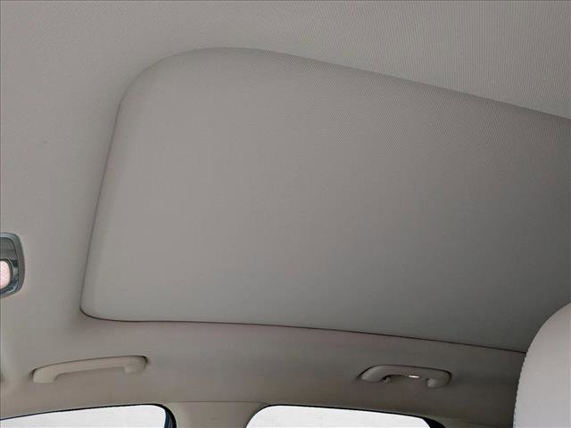 Used 2025 Genesis GV70 2.5T w/ Select Package AWD/4WD image 14