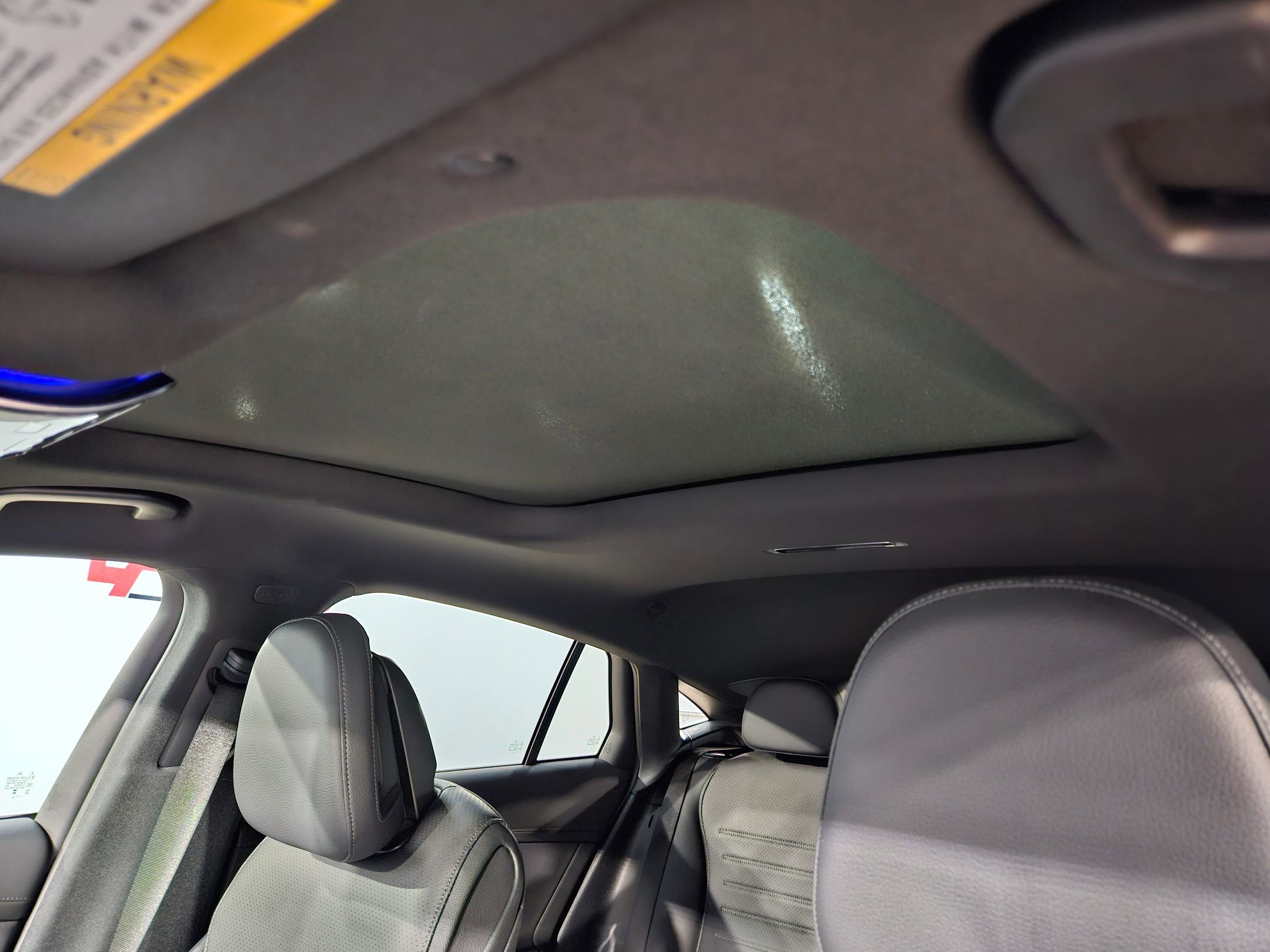 Used 2025 Mercedes-Benz GLC 300 4MATIC image 25