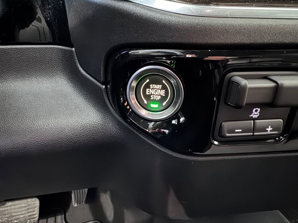 Certified 2026 Chevrolet Silverado 1500 LT image 21