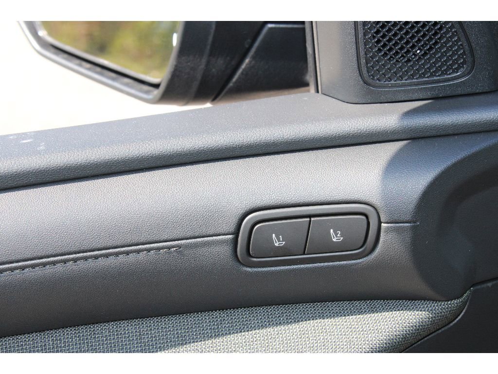 Used 2025 Hyundai Santa Cruz Limited image 17