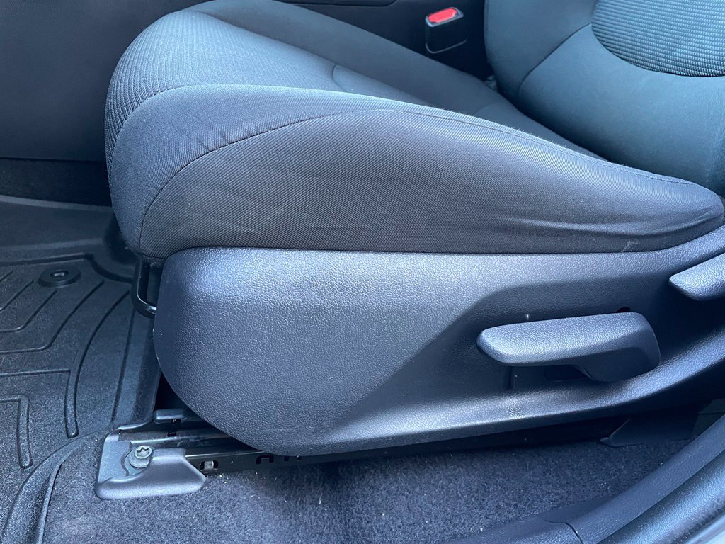 Used 2021 Toyota RAV4 LE w/ Carpet Mat Package (TMS) AWD/4WD image 12