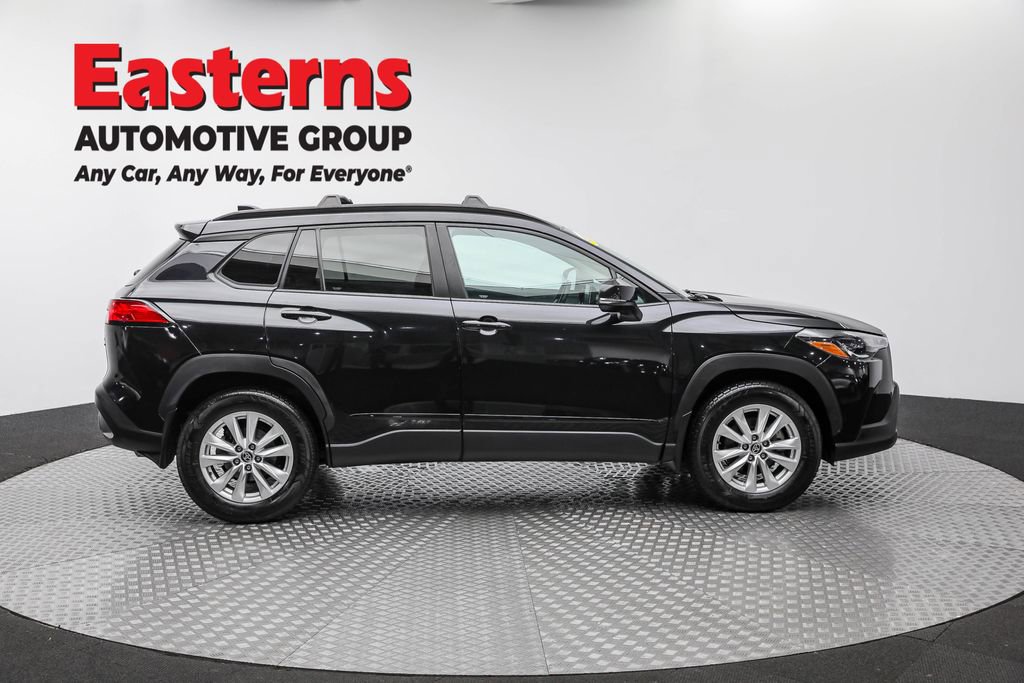Used 2022 Toyota Corolla Cross LE image 4
