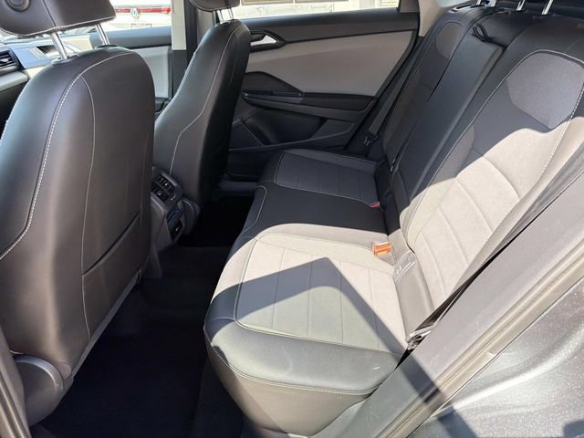 Certified 2023 Volkswagen Taos SE FWD image 12