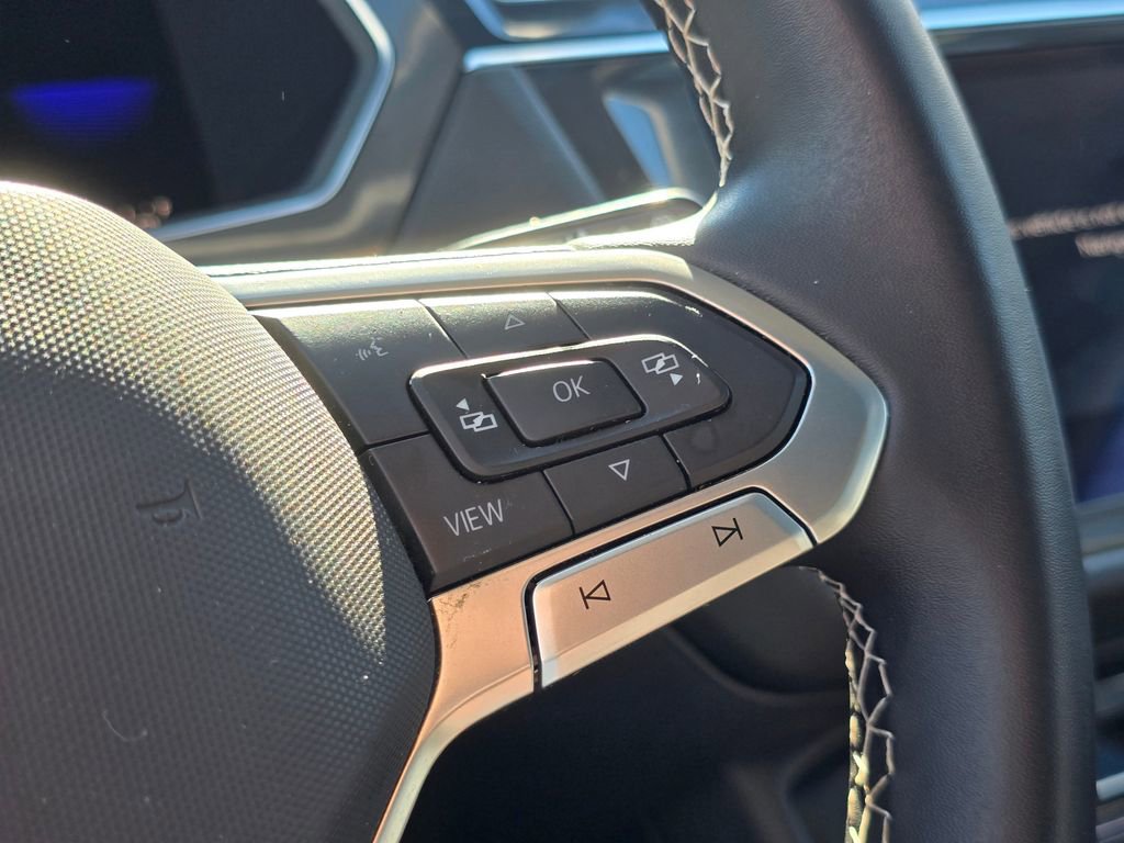 Used 2022 Volkswagen Tiguan SE image 37