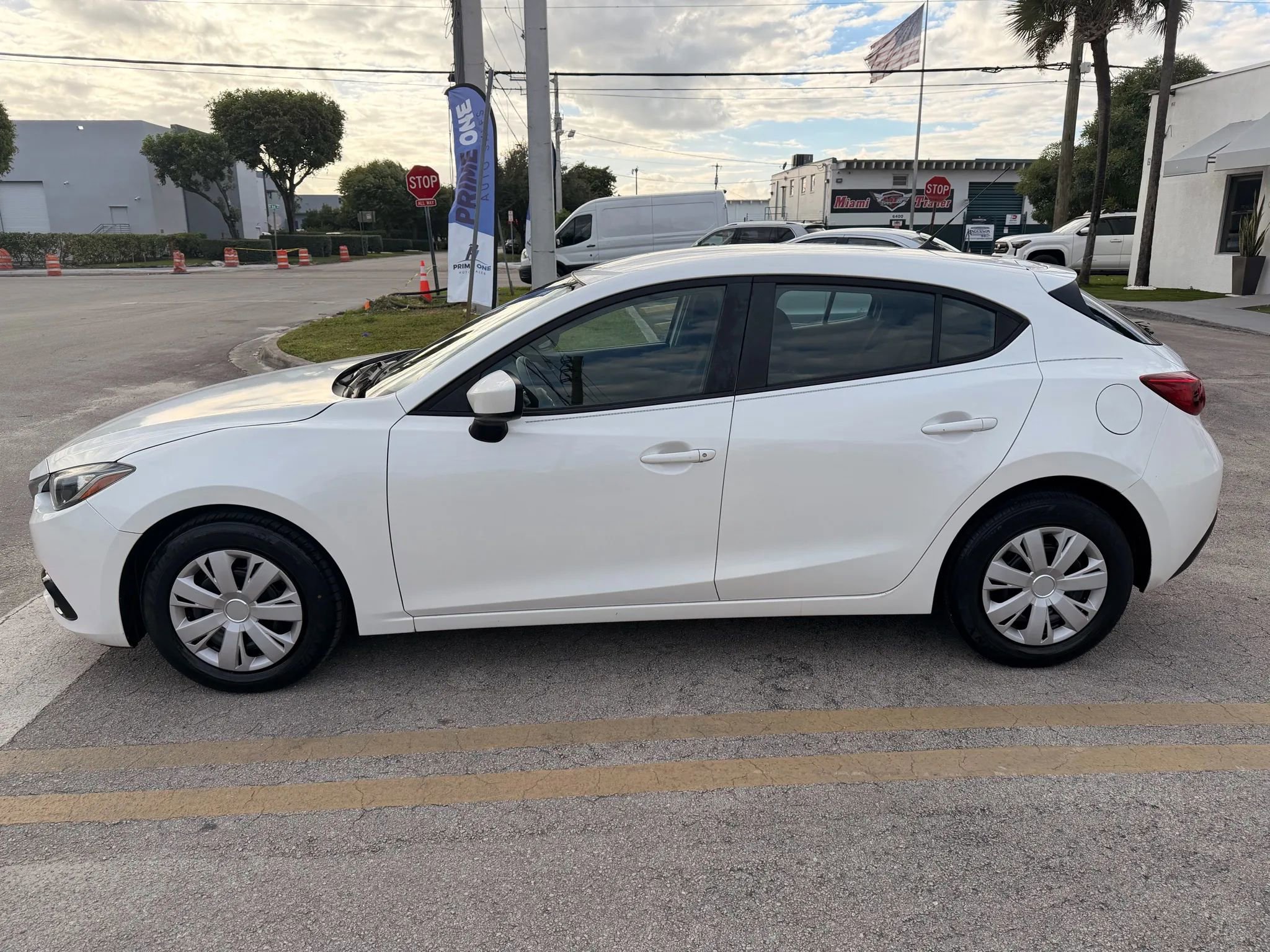 Used 2016 MAZDA MAZDA3 i Sport image 4