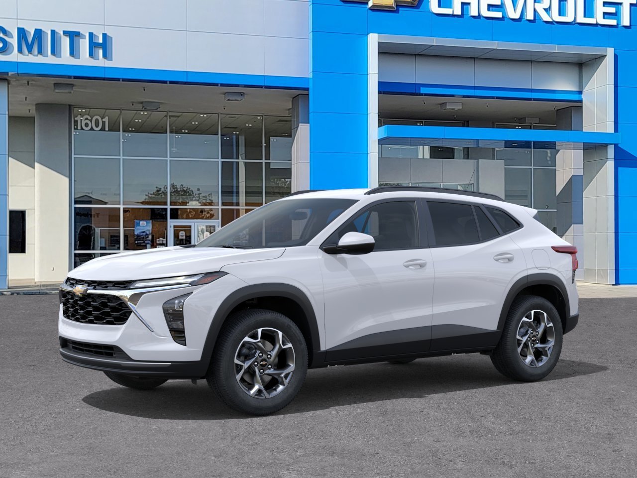 New 2026 Chevrolet Trax LT w/ Driver Confidence Package FWD image 2