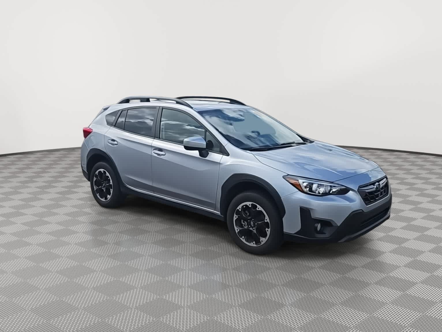 Used 2023 Subaru Crosstrek 2.0i Premium AWD/4WD image 2