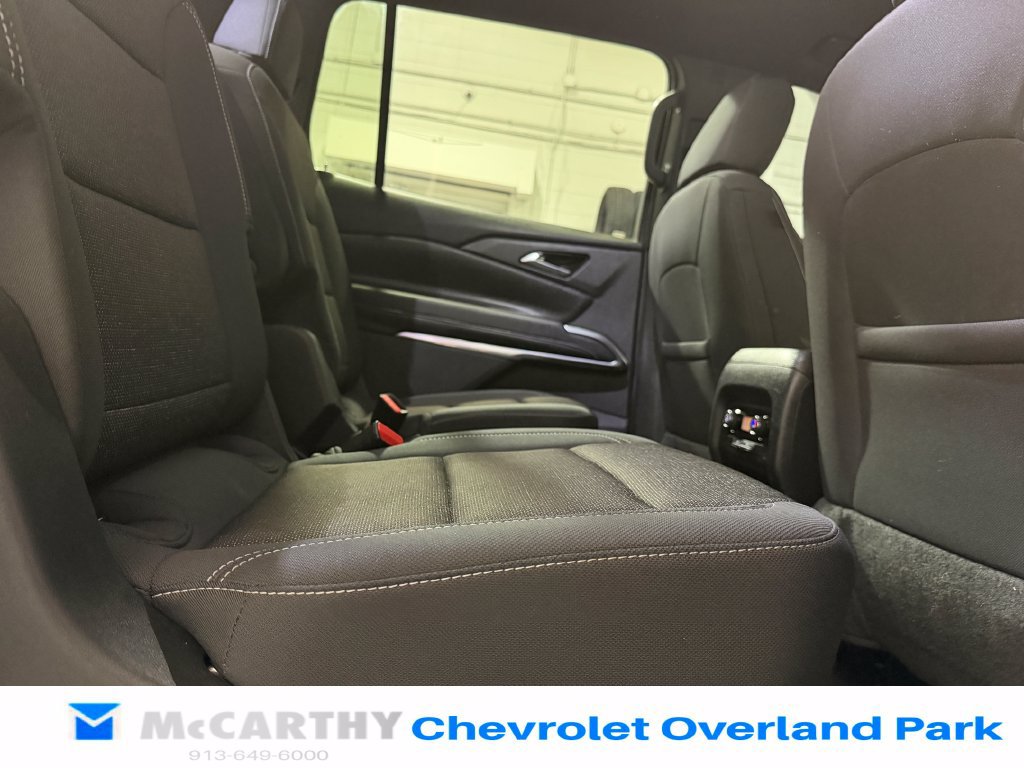 Used 2024 Chevrolet Traverse LT w/ Trailering Package FWD image 30