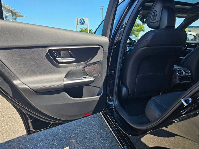 Used 2025 Mercedes-Benz C 300 4MATIC Sedan image 22