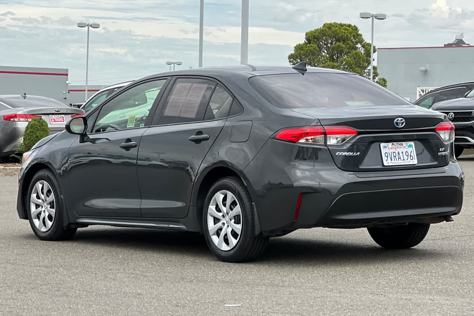 Used 2023 Toyota Corolla LE w/ Carpet Mat Package (TMS) FWD image 7