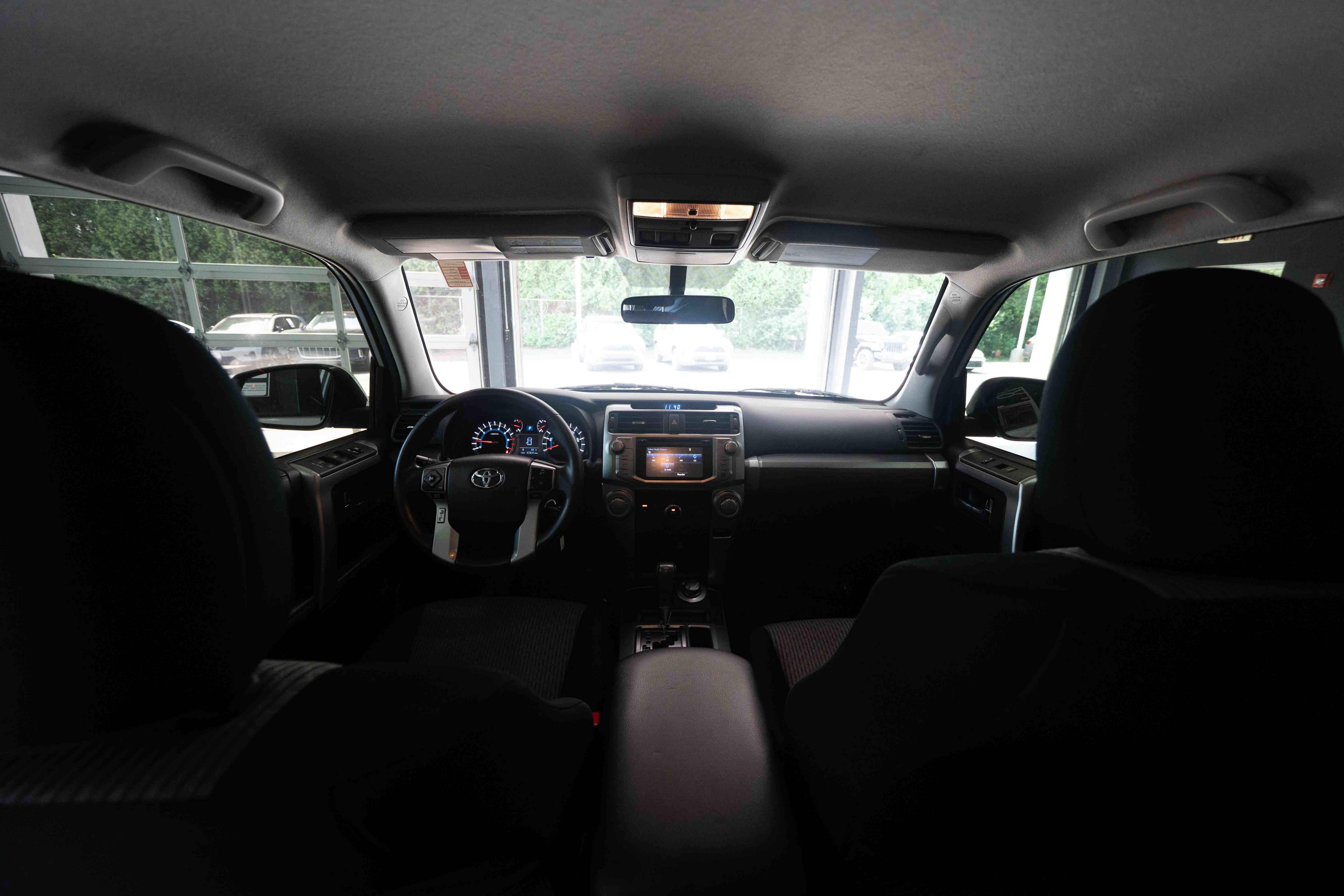 Used 2018 Toyota 4Runner SR5 AWD/4WD image 19