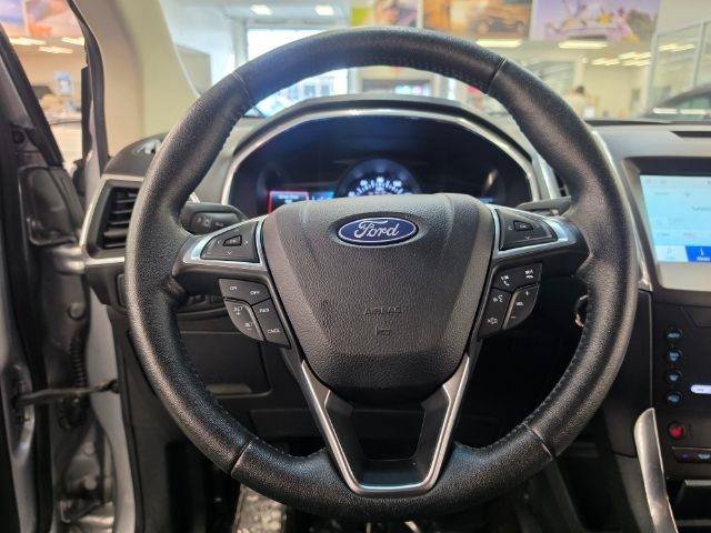 Used 2020 Ford Edge Titanium w/ Cargo Accessory Package FWD image 17