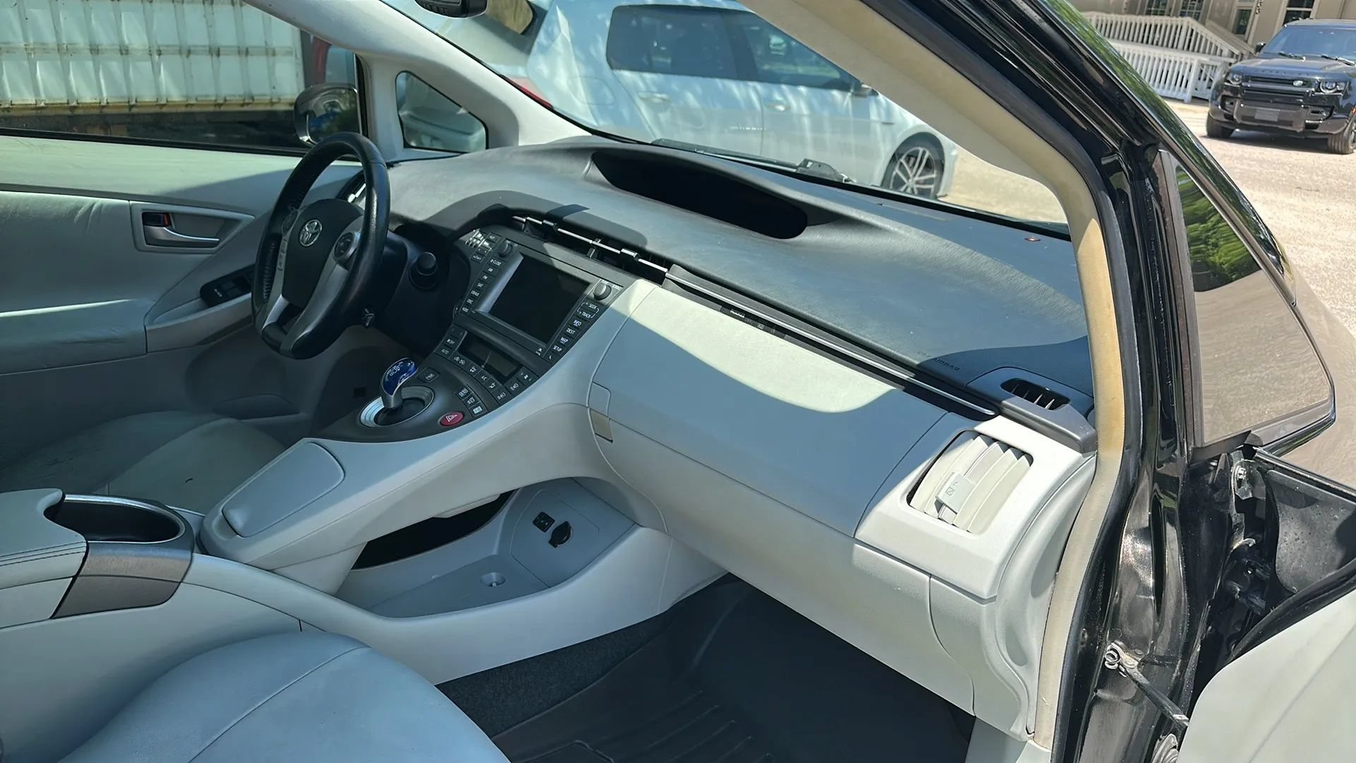 Used 2014 Toyota Prius Four w/ Solar Roof Package FWD image 23