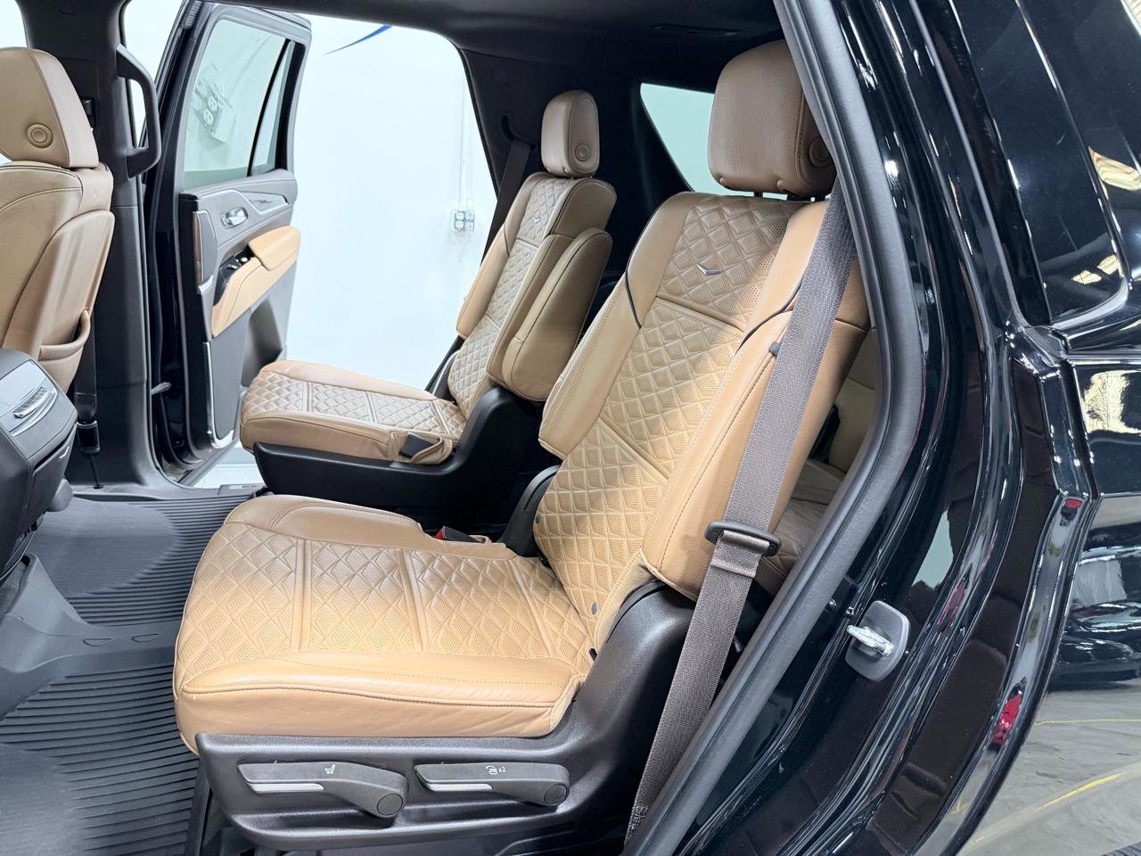 Used 2022 Cadillac Escalade Sport w/ Touring Package AWD/4WD image 33