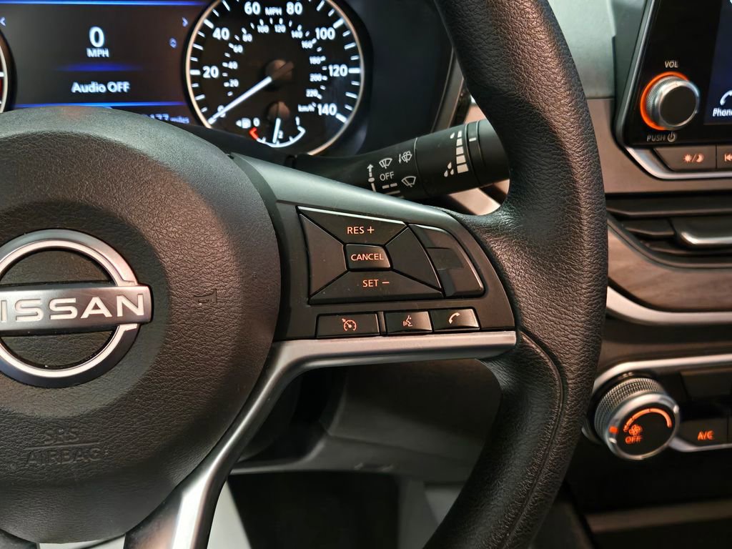 Used 2024 Nissan Altima 2.5 SV image 16