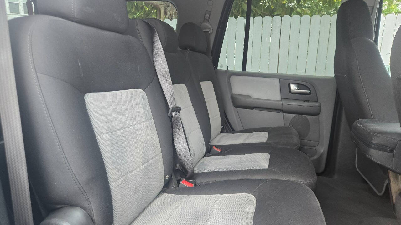 Used 2004 Ford Expedition XLS AWD/4WD image 13