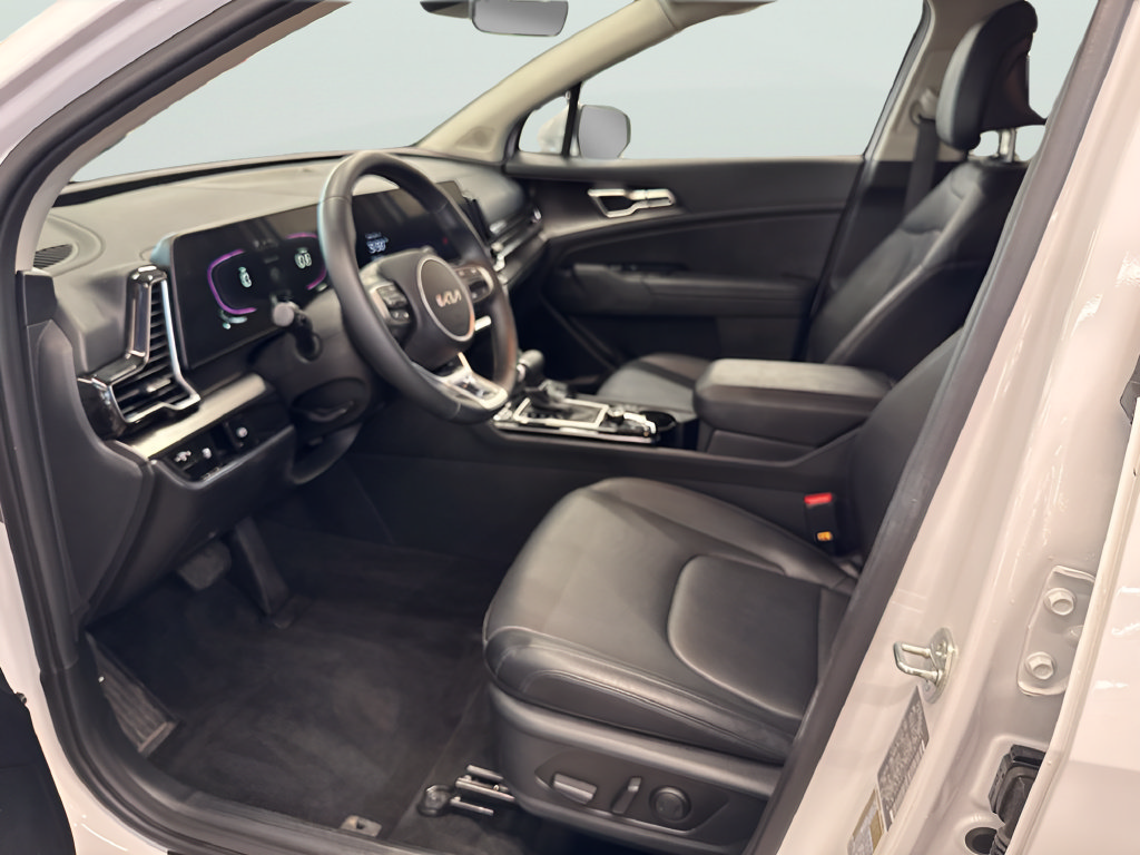 Used 2024 Kia Sportage EX AWD/4WD image 9