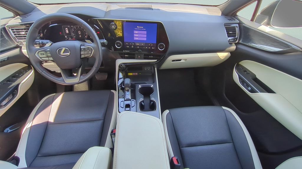 Used 2024 Lexus NX 250 FWD image 11