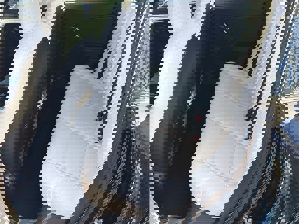 Used 2022 Tesla Model 3 Performance image 18