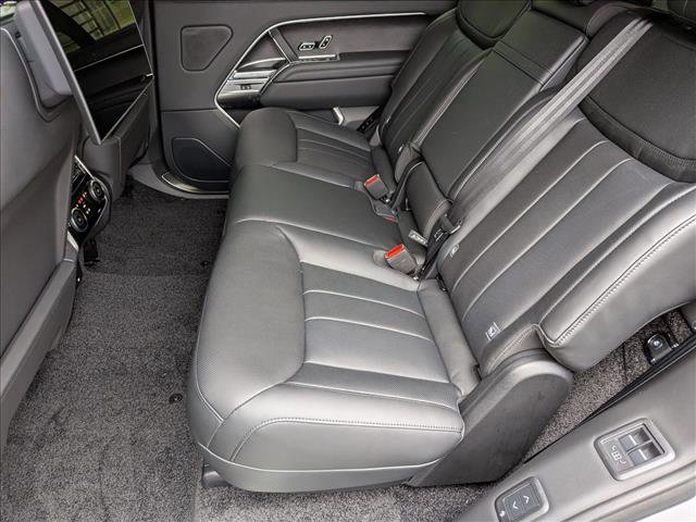 New 2026 Land Rover Range Rover Long Wheelbase SE image 15