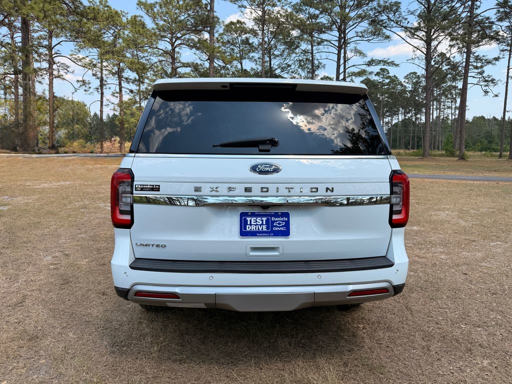 Used 2024 Ford Expedition Limited RWD image 4