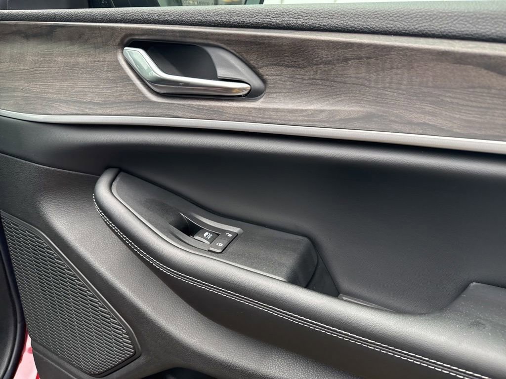 New 2025 Jeep Grand Cherokee L Limited w/ Black Appearance Package image 34