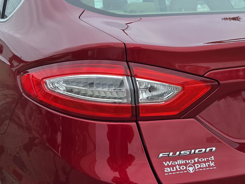 Used 2014 Ford Fusion SE w/ Equipment Group 202A image 10