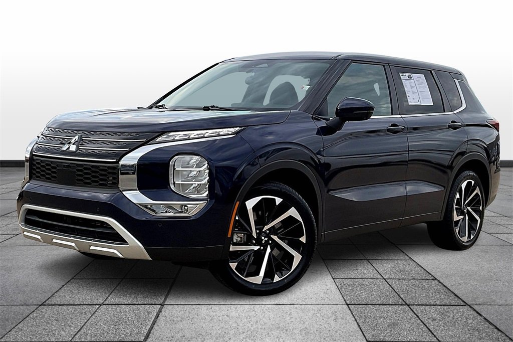 Used 2024 Mitsubishi Outlander SE Black Edition