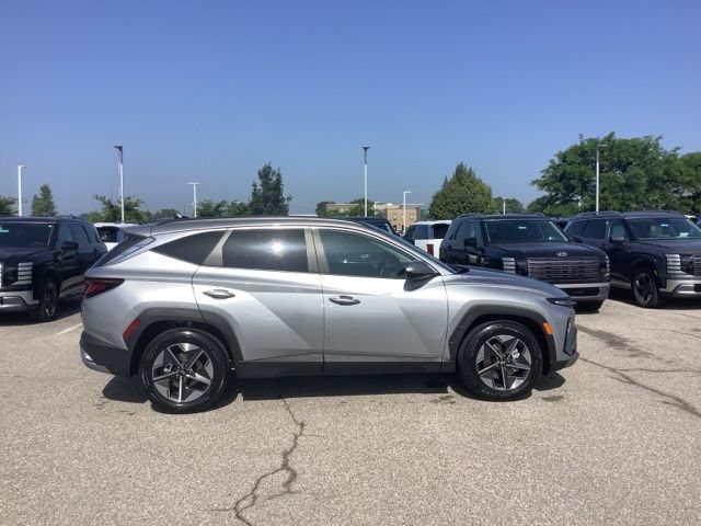Certified 2025 Hyundai Tucson SEL FWD image 4