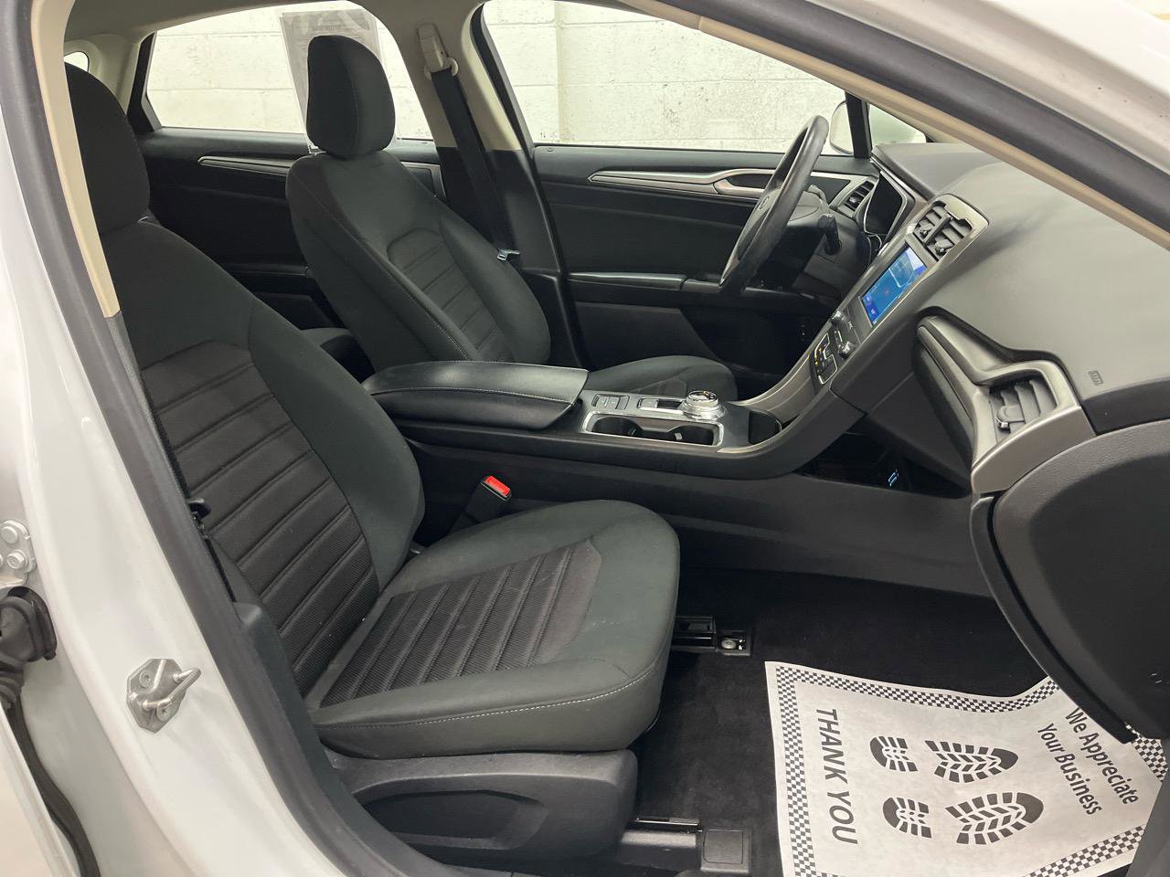 Used 2020 Ford Fusion SE image 17