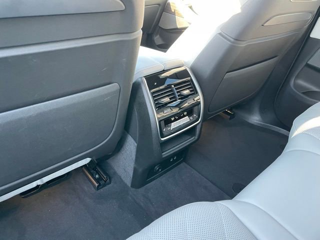Used 2026 BMW X7 xDrive40i w/ Premium Package AWD/4WD image 8