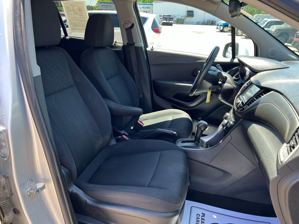 Used 2017 Chevrolet Trax LT AWD/4WD image 8