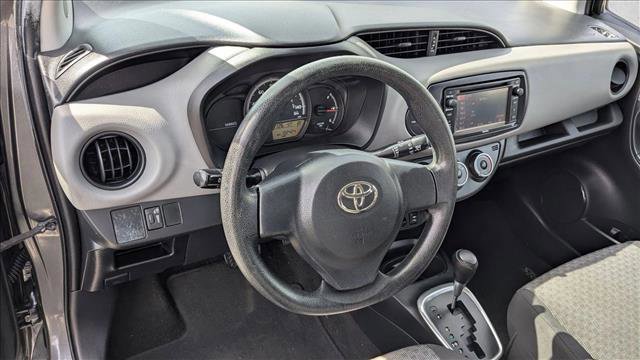 Used 2016 Toyota Yaris L image 10