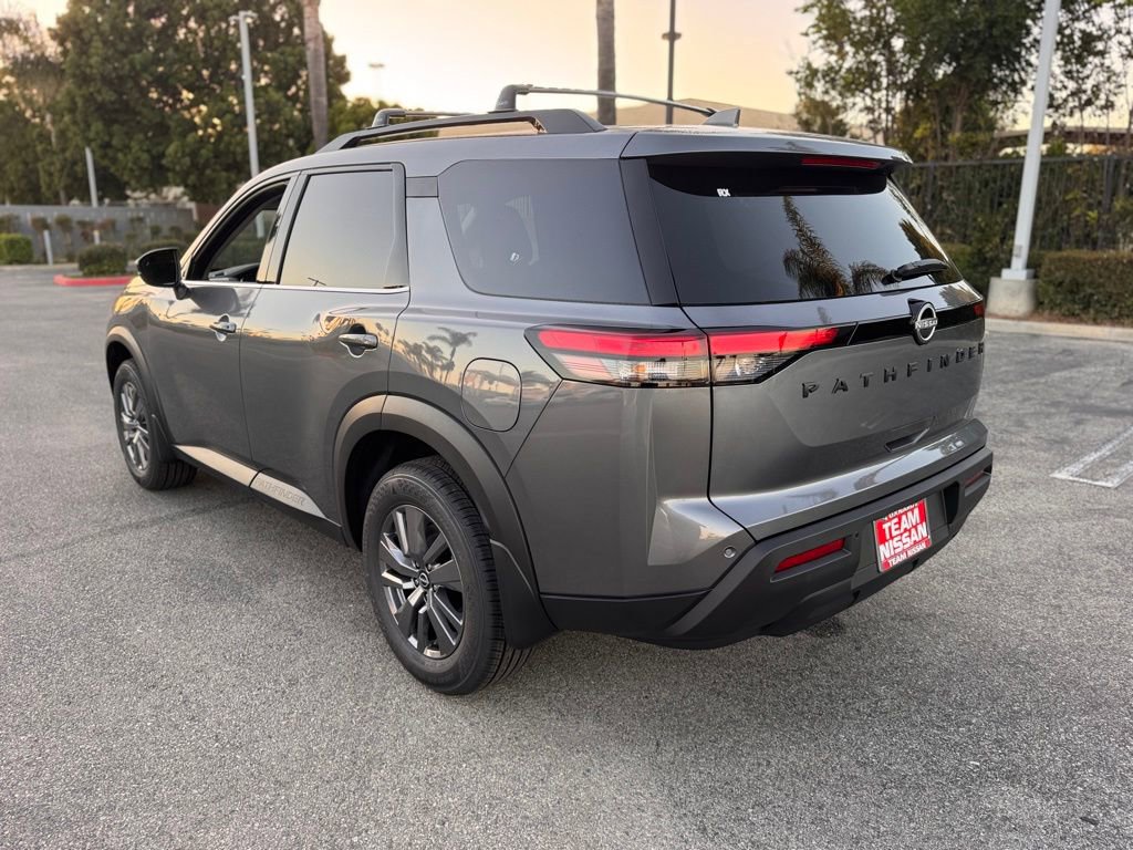 New 2025 Nissan Pathfinder SV image 5