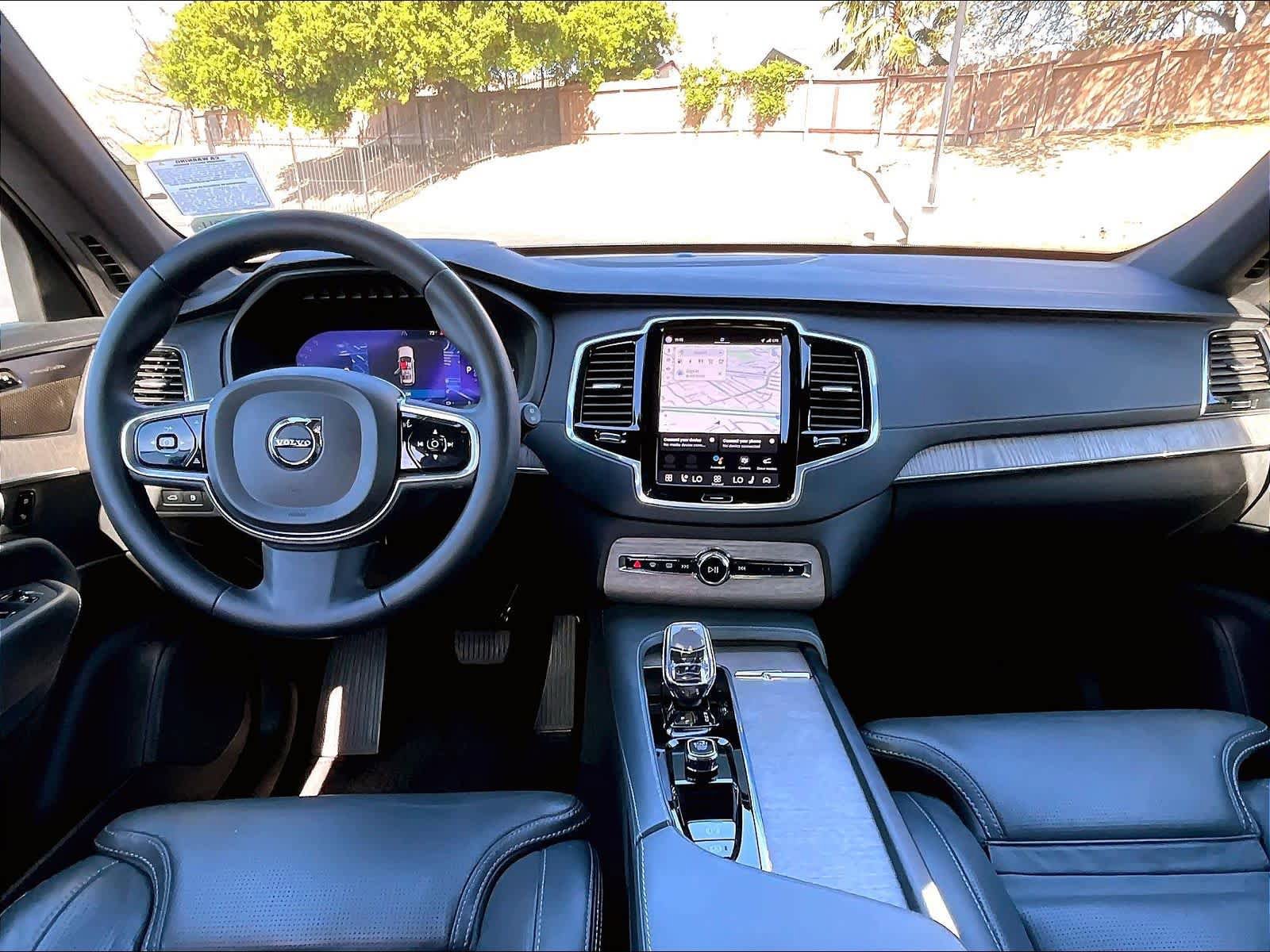 Used 2024 Volvo XC90 T8 Ultimate w/ Protection Package Premier AWD/4WD image 18