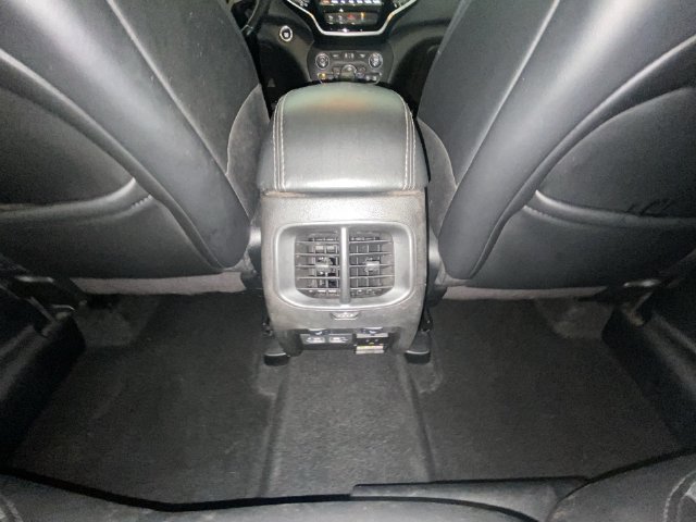Used 2021 Jeep Cherokee Limited w/ Elite Package FWD image 29