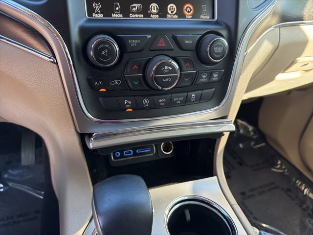 Used 2017 Jeep Grand Cherokee Limited w/ Trailer Tow Group IV AWD/4WD image 17