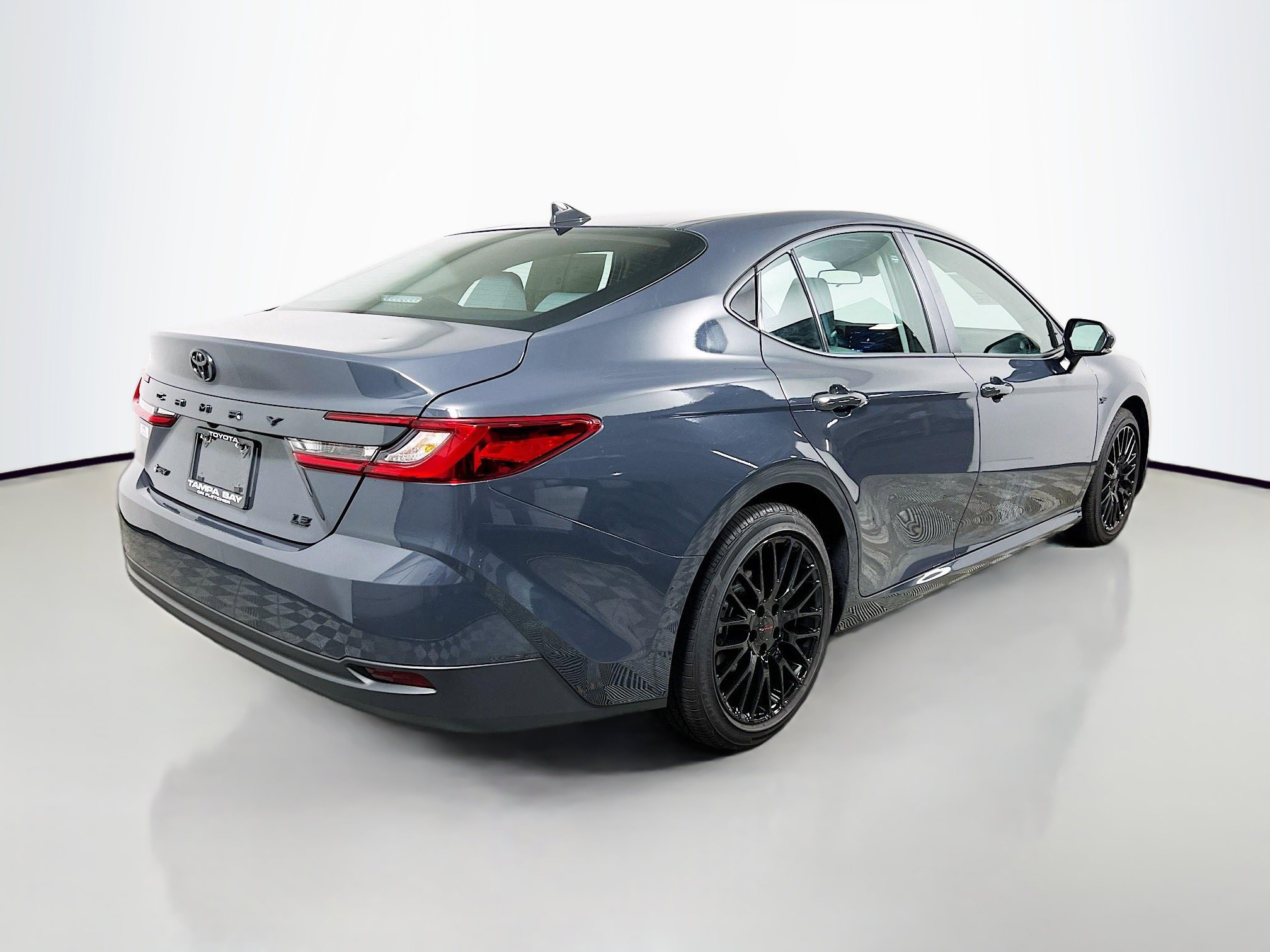 Used 2025 Toyota Camry LE image 4