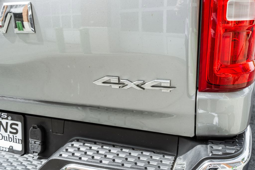 Used 2025 RAM 1500 Laramie AWD/4WD image 36