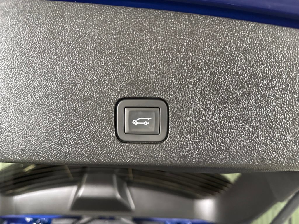 Certified 2025 Cadillac XT6 Premium Luxury FWD image 35
