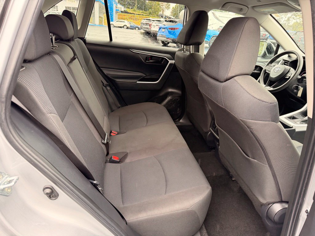 Used 2025 Toyota RAV4 LE AWD/4WD image 32
