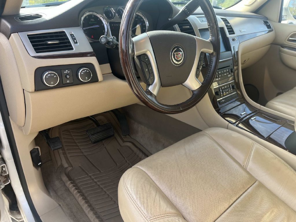 Used 2012 Cadillac Escalade 4WD Hybrid image 14