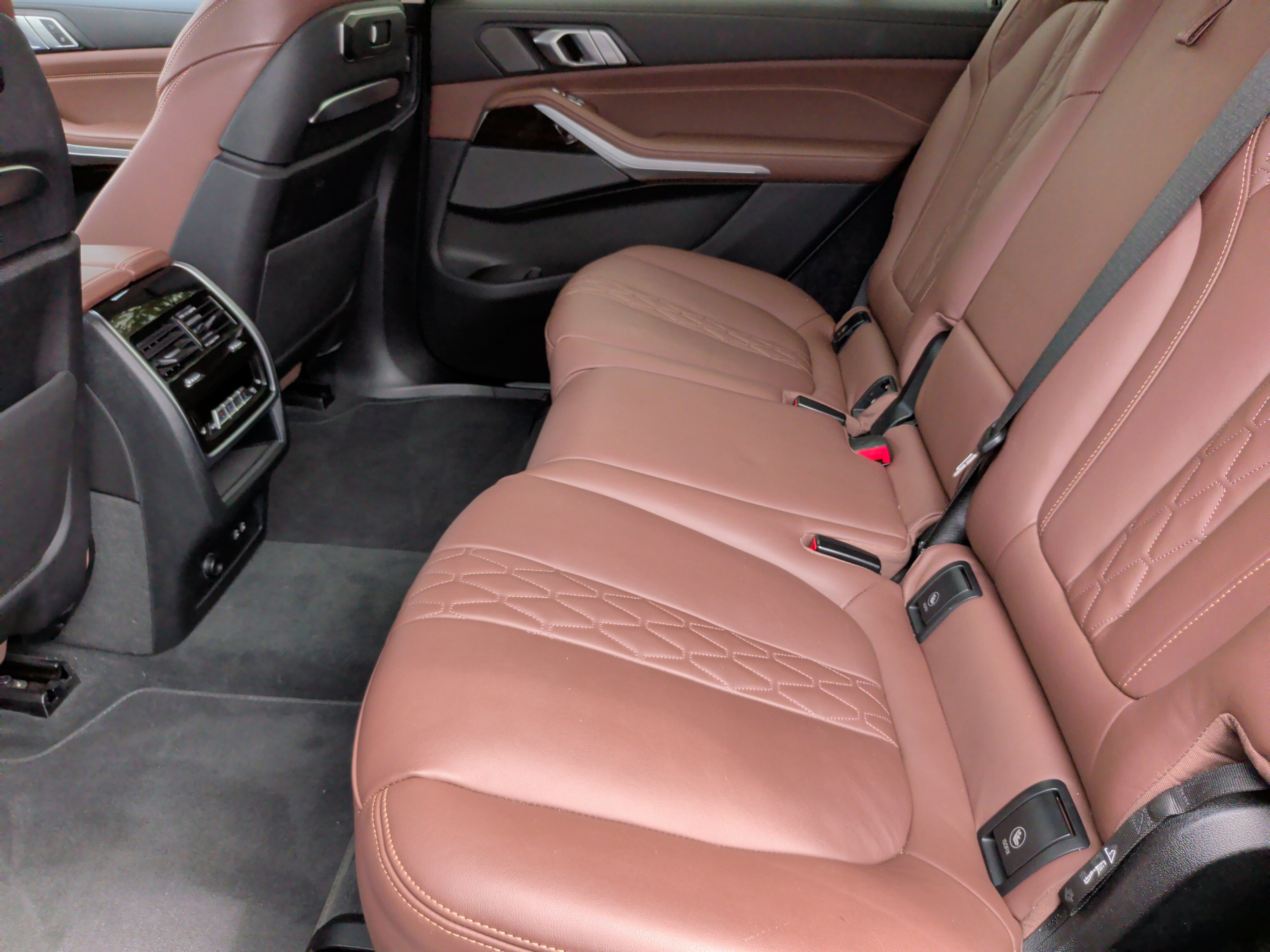 Certified 2024 BMW X7 xDrive40i w/ Executive Package image 35