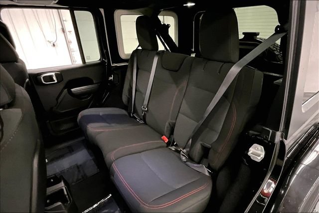 Used 2022 Jeep Wrangler Unlimited Rubicon w/ Dual Top Group AWD/4WD image 23