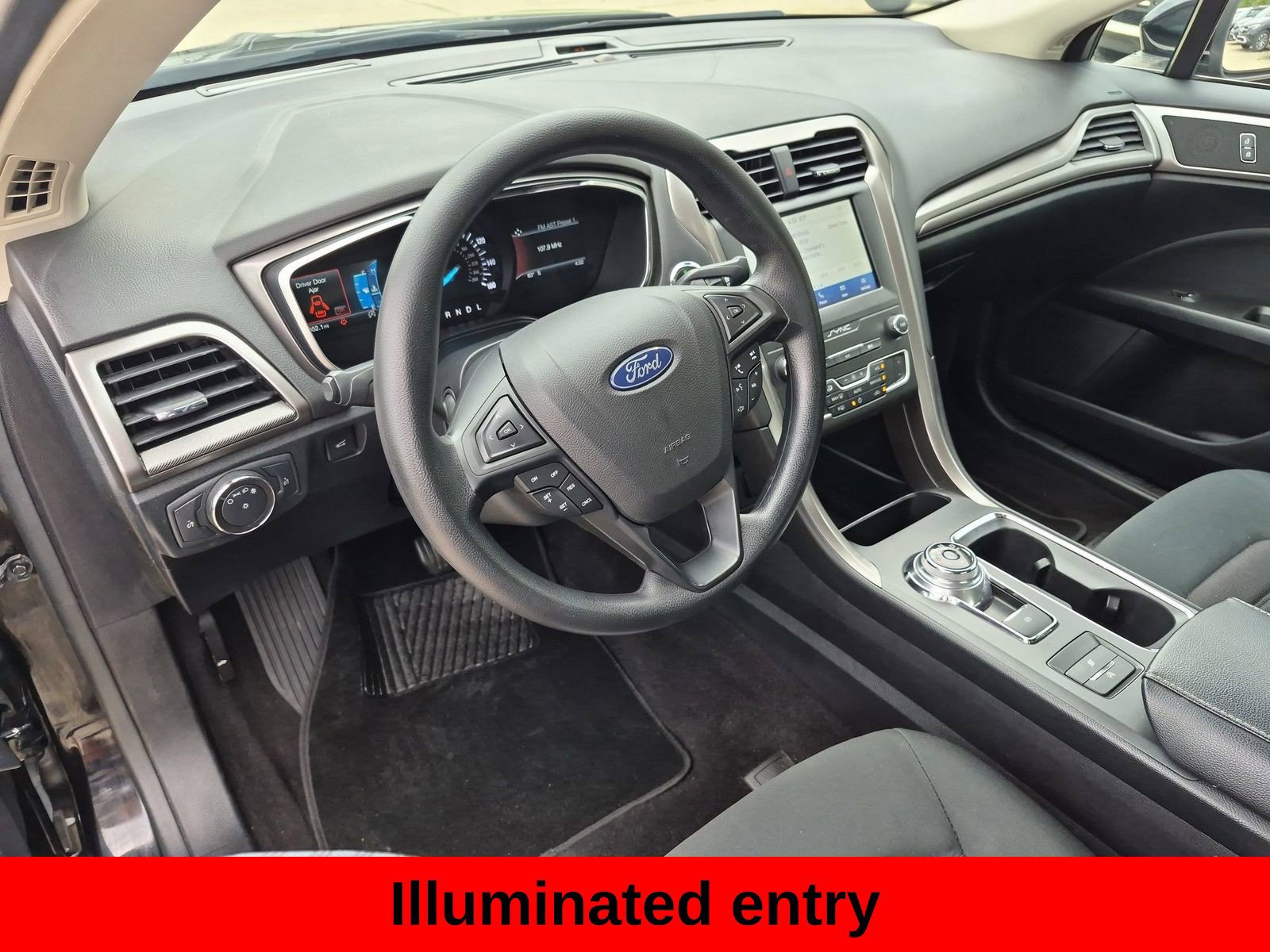 Used 2020 Ford Fusion SE FWD image 16