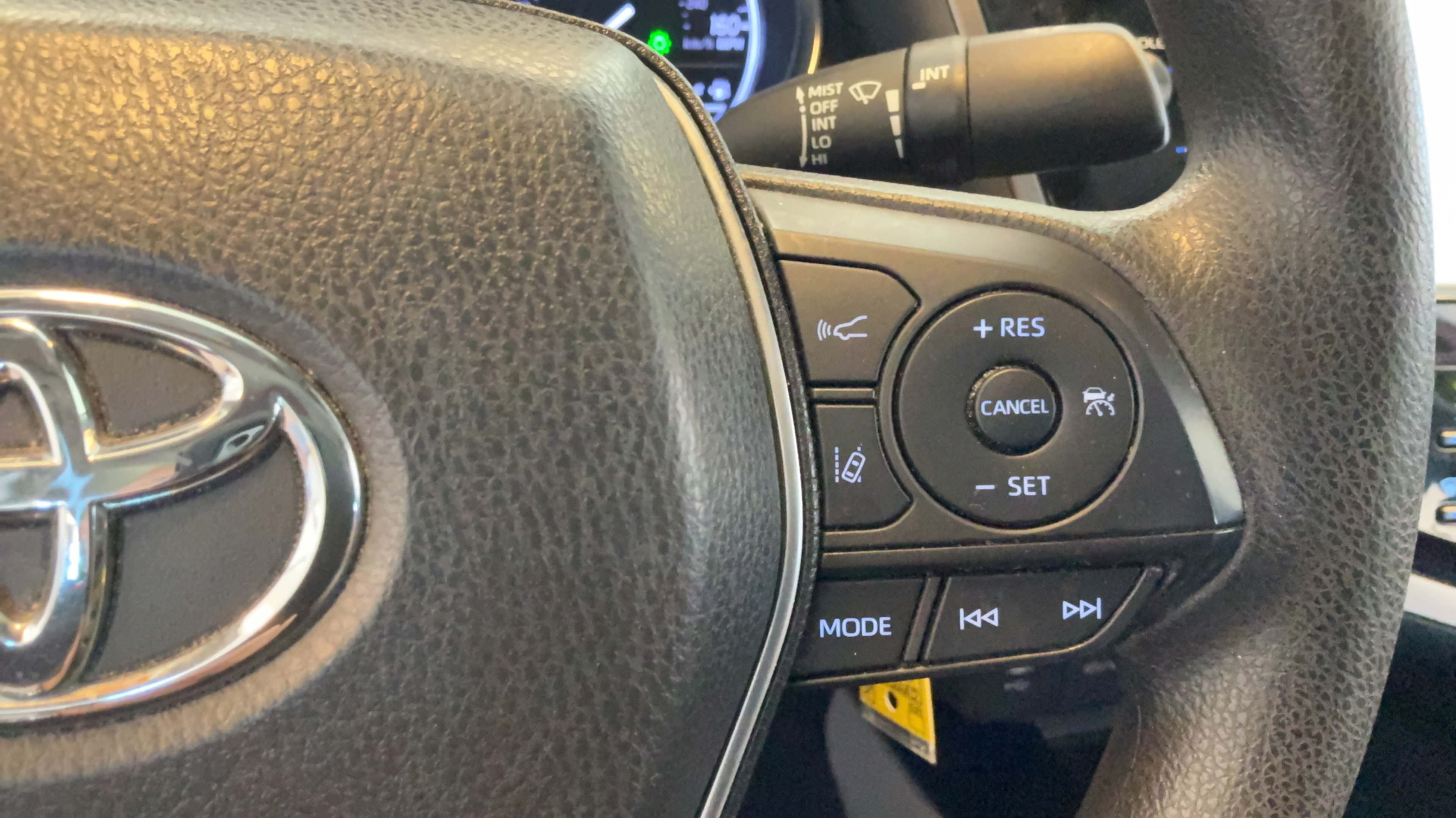 Used 2019 Toyota Camry LE FWD image 18