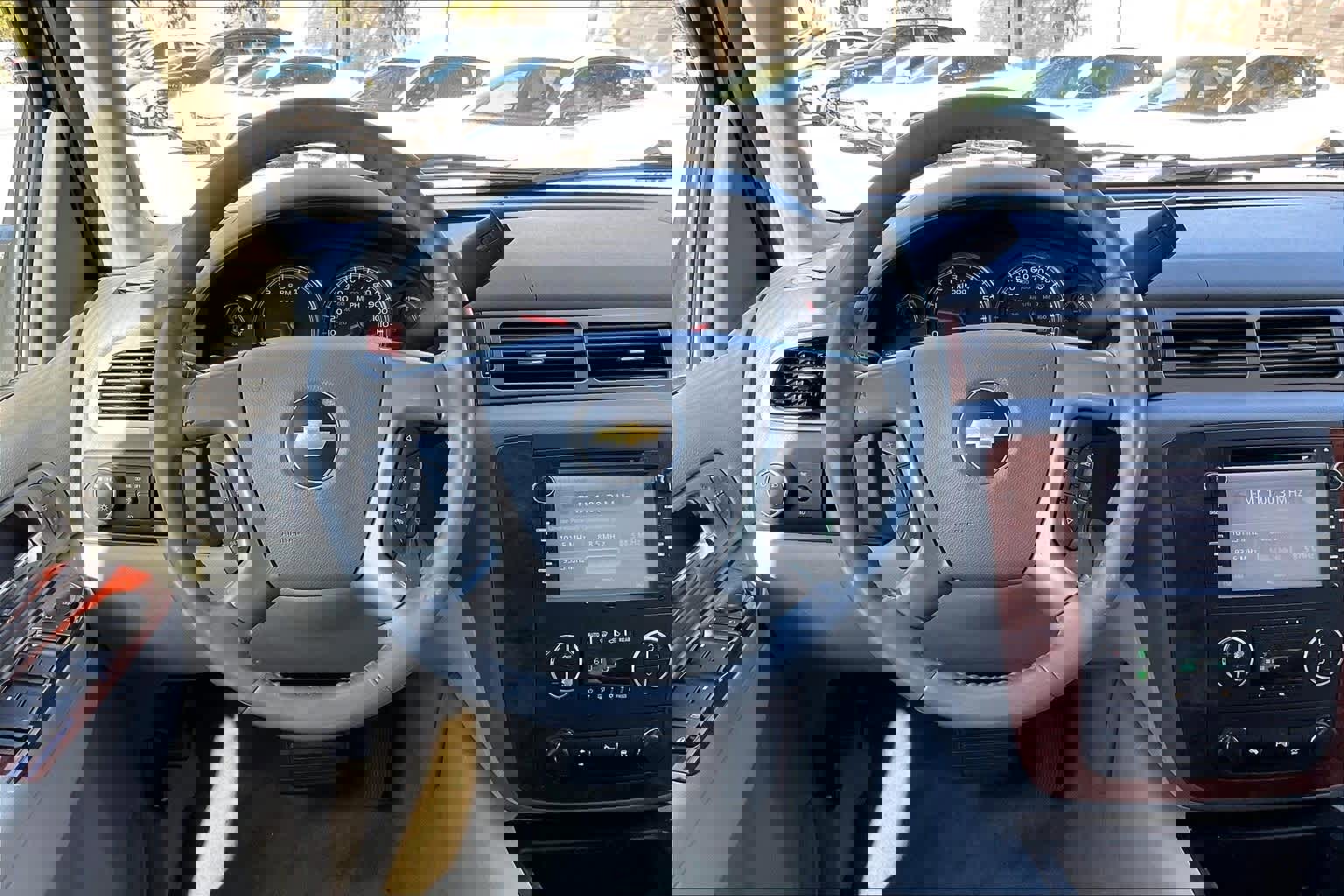 Used 2013 Chevrolet Suburban LT w/ Luxury Package image 14