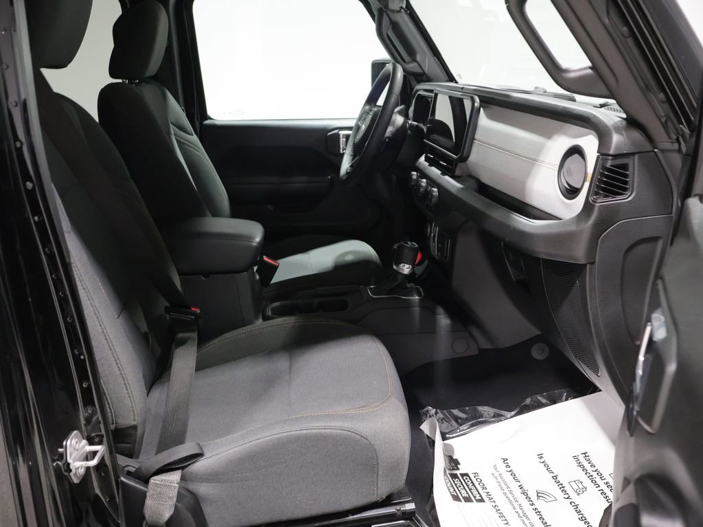 Used 2025 Jeep Wrangler Unlimited Sport AWD/4WD image 21