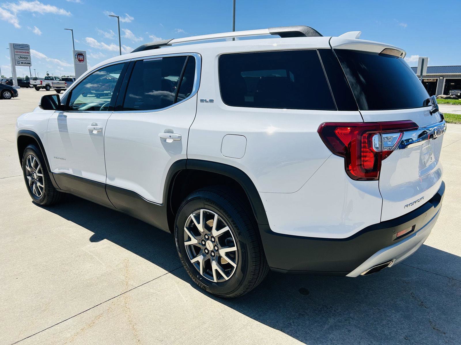 Used 2023 GMC Acadia SLE w/ Driver Convenience Package image 38